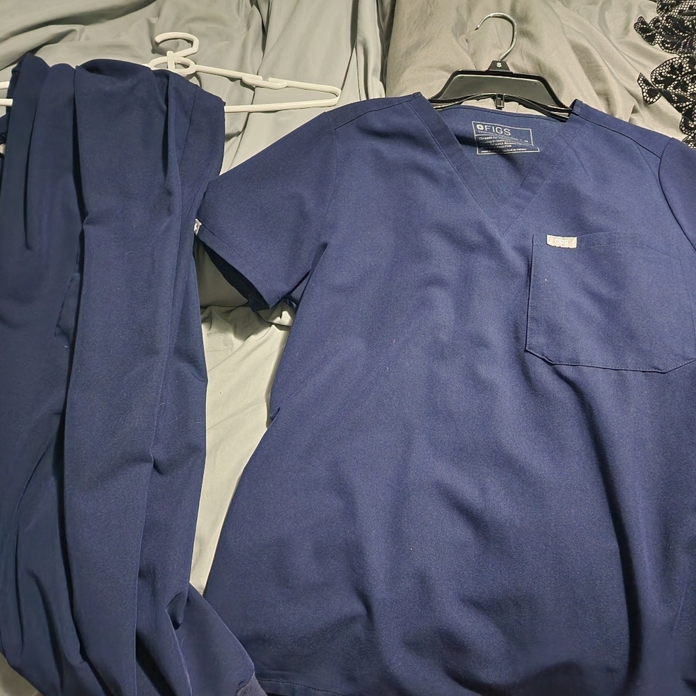 Gently Worn Figs Women Scrubs